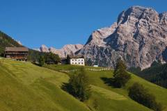 Dolomiti-montagne-paesaggio